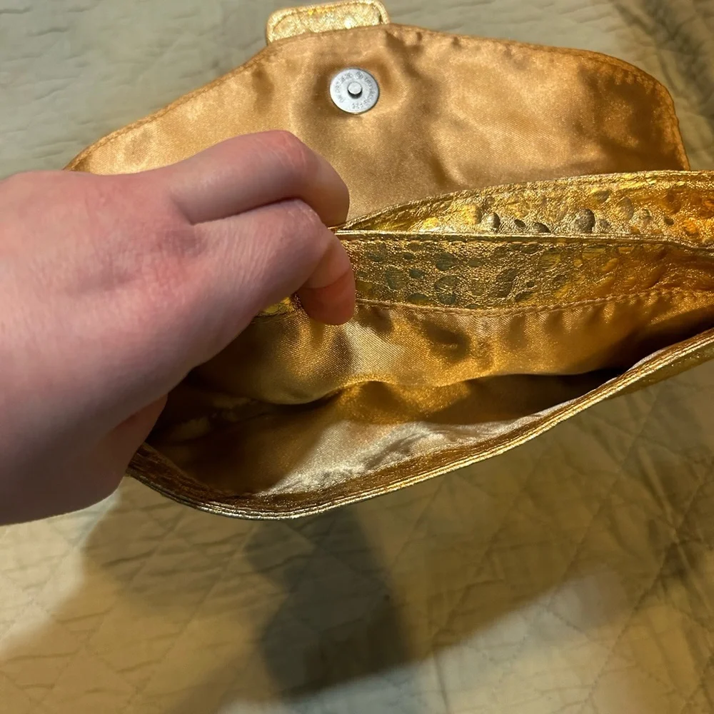 Lulu: Gold Metallic Clutch with Crystal Embellishment - Picture 4 of 4